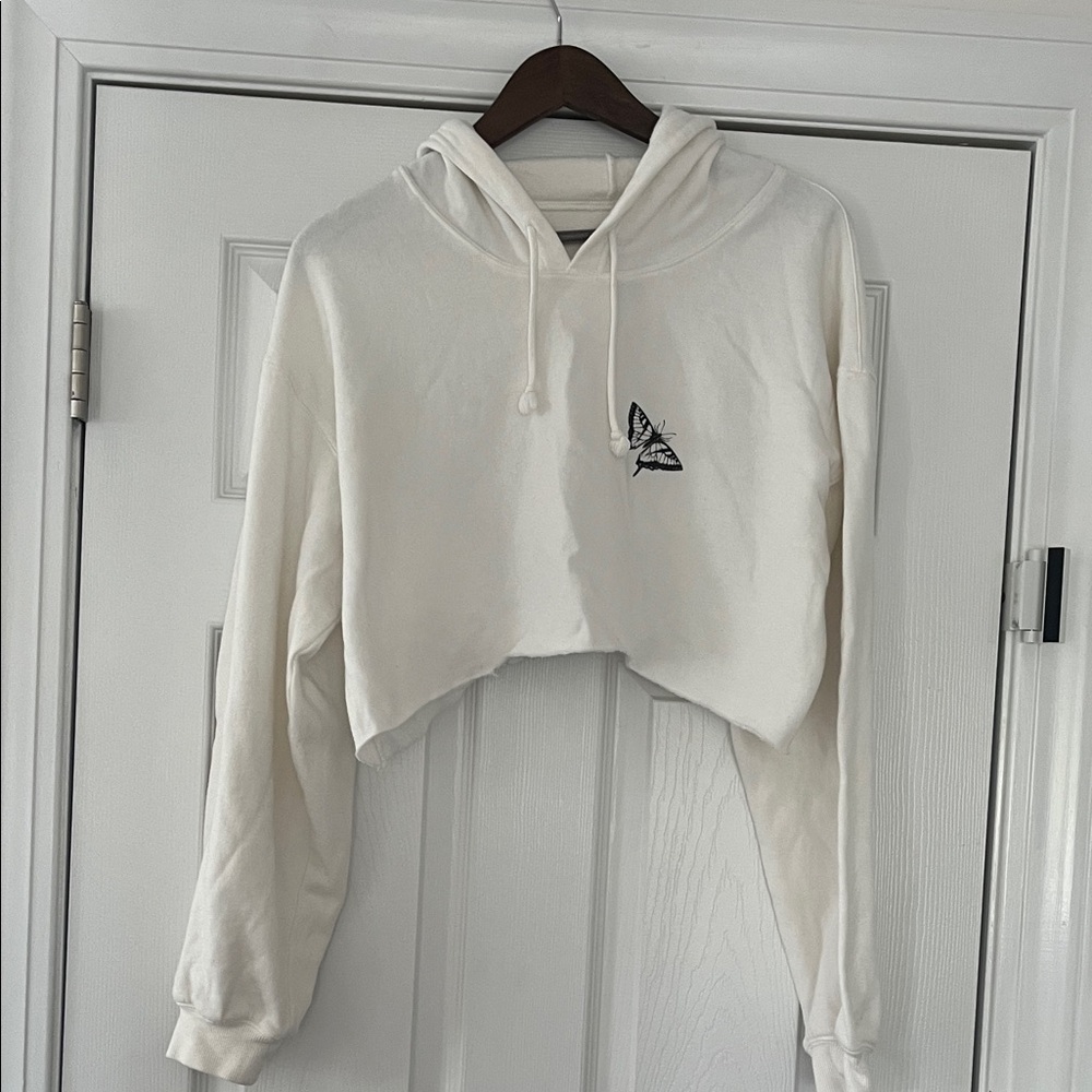 Neon Riot White Cropped Hoodie with Butterfly Design bin Z